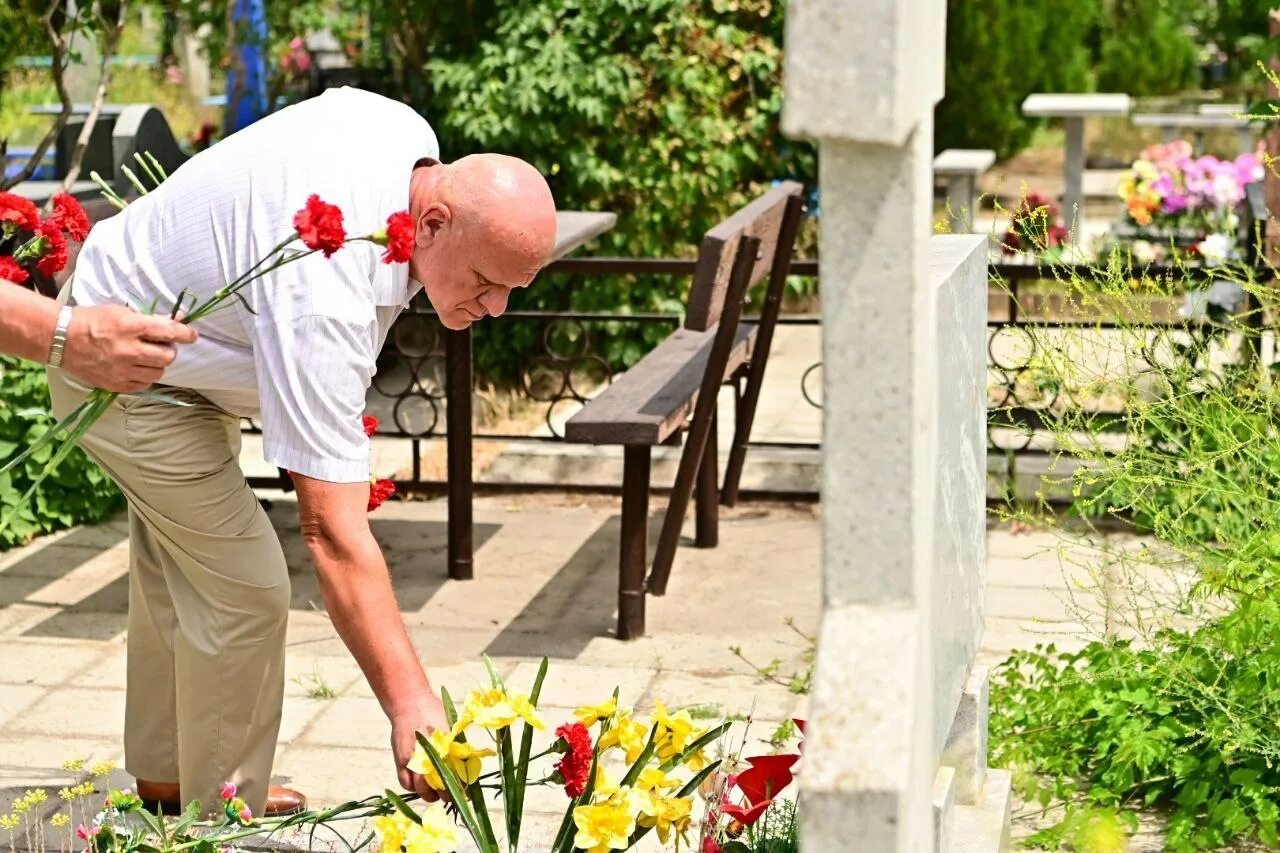 Памяти жертв теракта в Буденновске. Памяти жертв теракта в Буденновске 14 июня. Память человека.