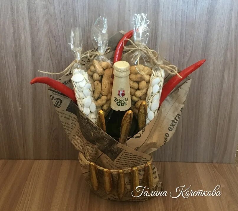 Пивной конверт. Мужской букет с пивом в конверте. пивной конверт для мужчины. мужской конверт с пивом.