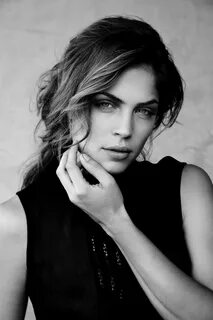 Kelly thiebaud - lenka ulrichova.