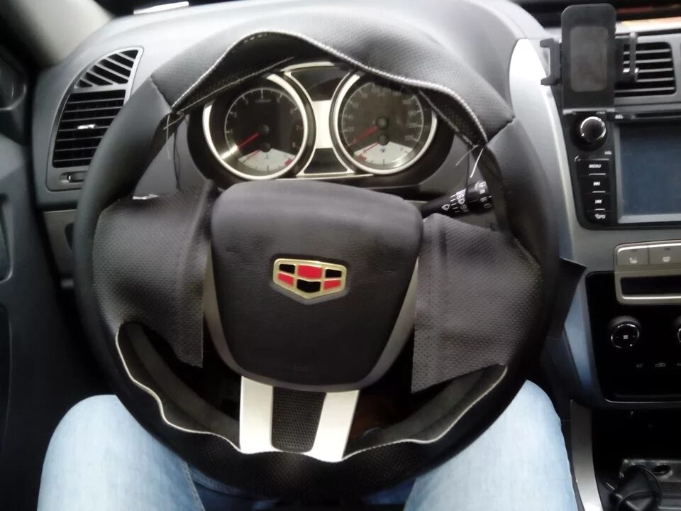 Обтянул руль кожей - Geely Emgrand EC7 RV, 1,8 л, 2014 года аксессуары DRIVE2