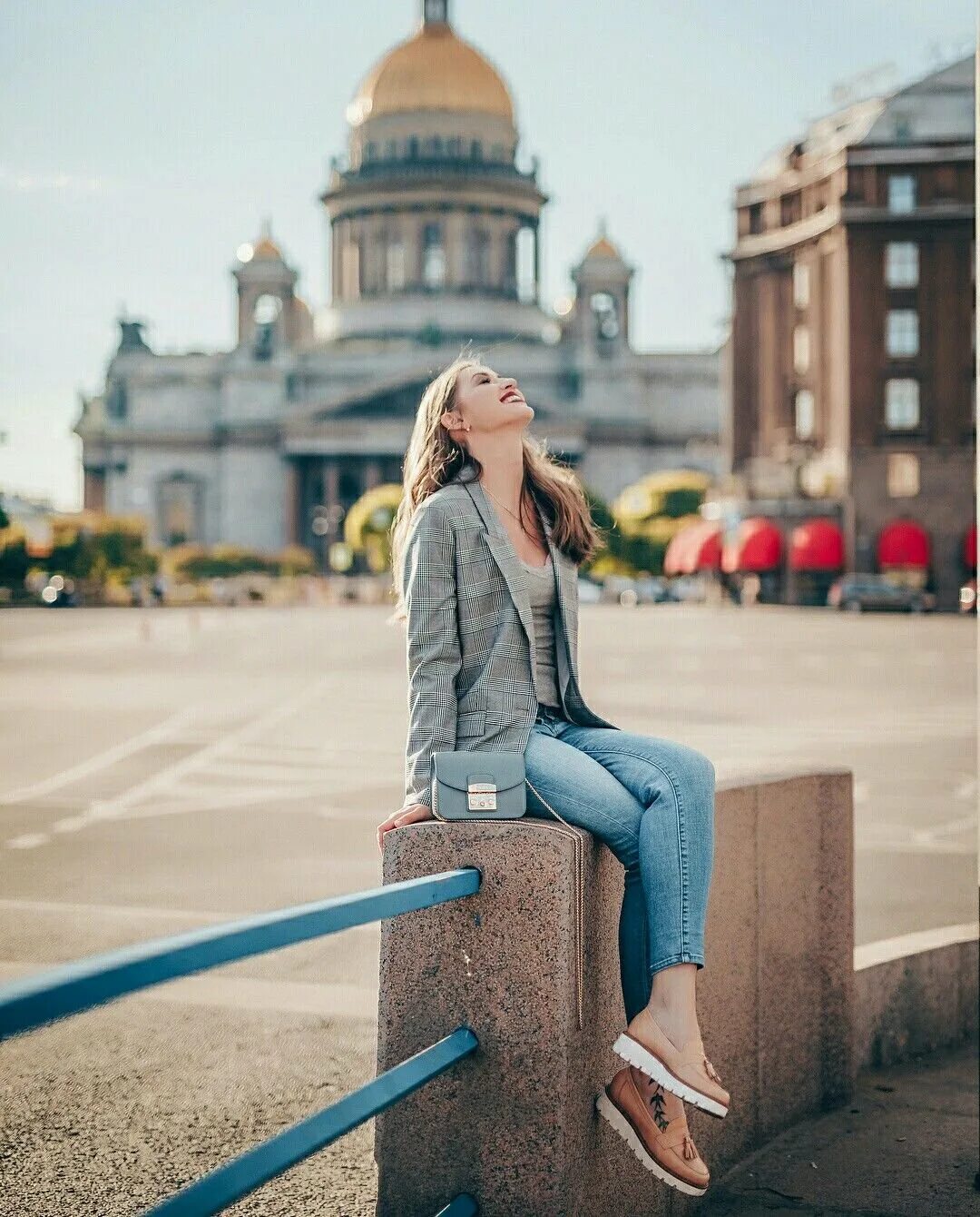 Образ места. Фотосессия на улице. Прогулочная фотосессия. Фотосессия в городе идеи. Позы для уличной фотосессии.