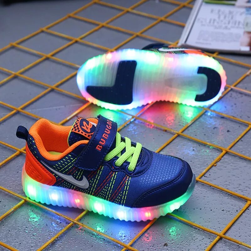 Кроссовки женские детские. Оригинальные детские кроссовки. Мощные кроссовки детские. Антивандальные кроссовки детские. Яркие детские кроссовки.