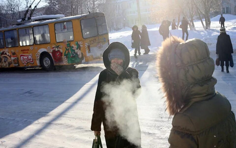 Ночью был сильный мороз. Мороз на улице. Аномальные холода в России. Сильный Мороз. Сильный Мороз на улице.