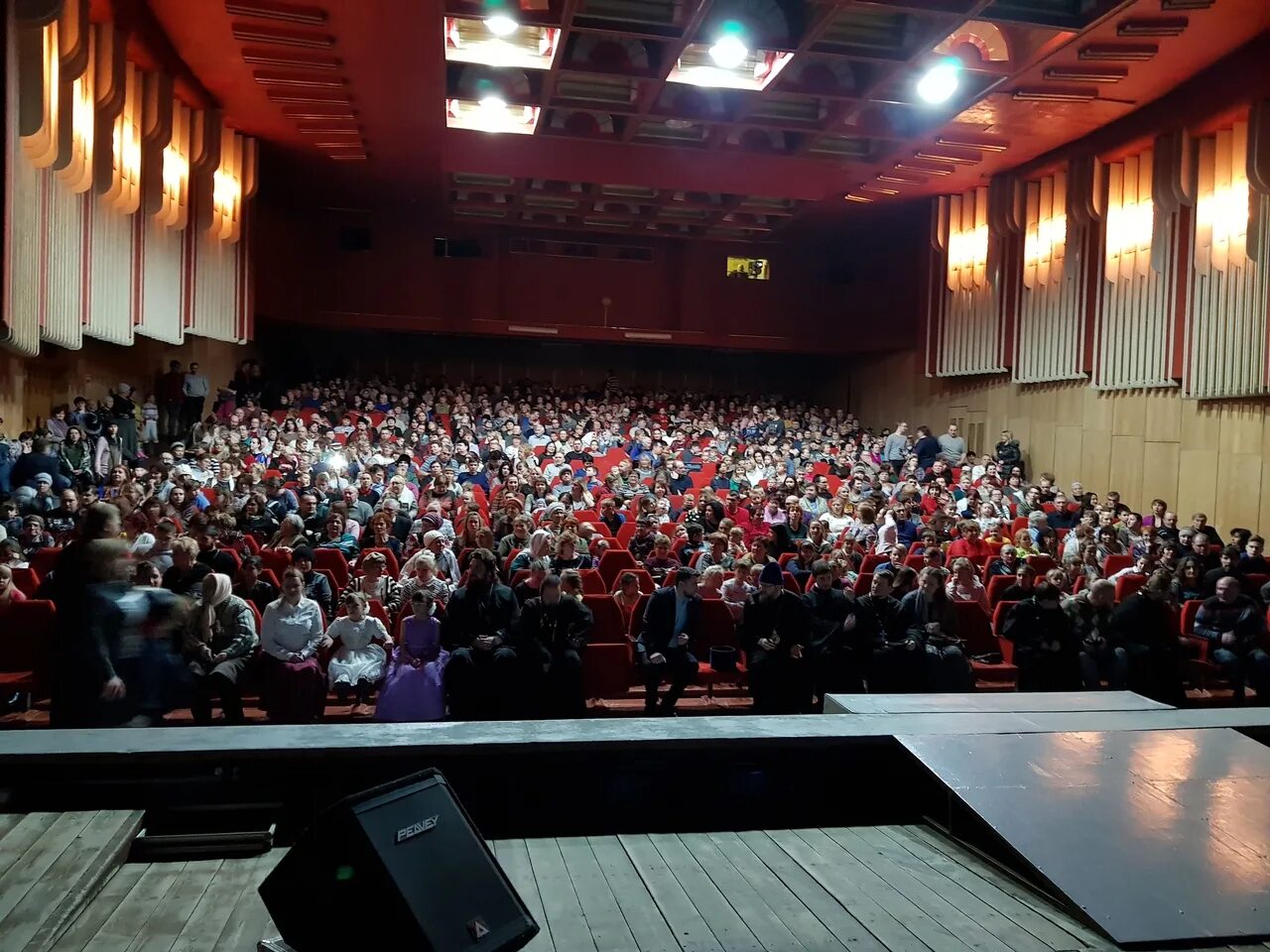 школа 10 рославль учителя. ансамбль джемиле отчетный концерт 2022. дк юбилейный рославль. дк ростислав рославль. королев рославль концерт.