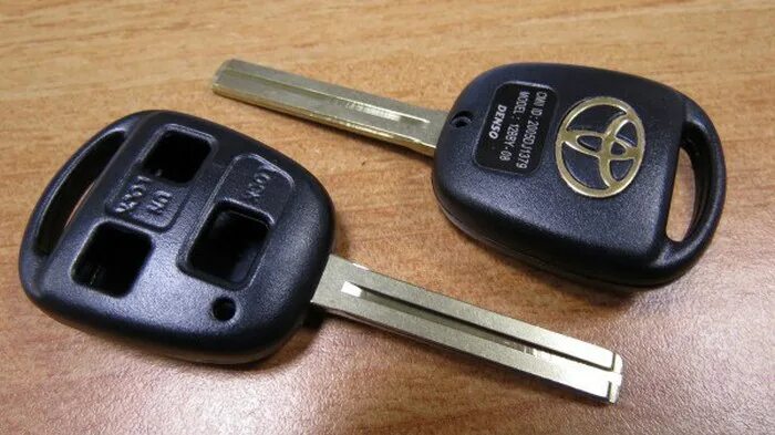 выкидной ключ chevrolet hu100. ключ тойота авенсис 3 кнопки. корпус ключа зажигания toyota (1 кнопка, toy43). кнопки корпуса ключа зажигания. Toyota корпус ключа 2 кнопки toy43.