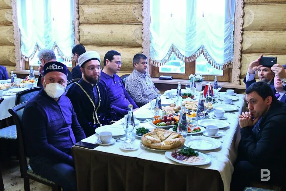 Ифтар сегодня черкесск. Ифтар ногайского народа. луа ифтар. мусульманский пансионат казань. рамадан ночная трапеза.