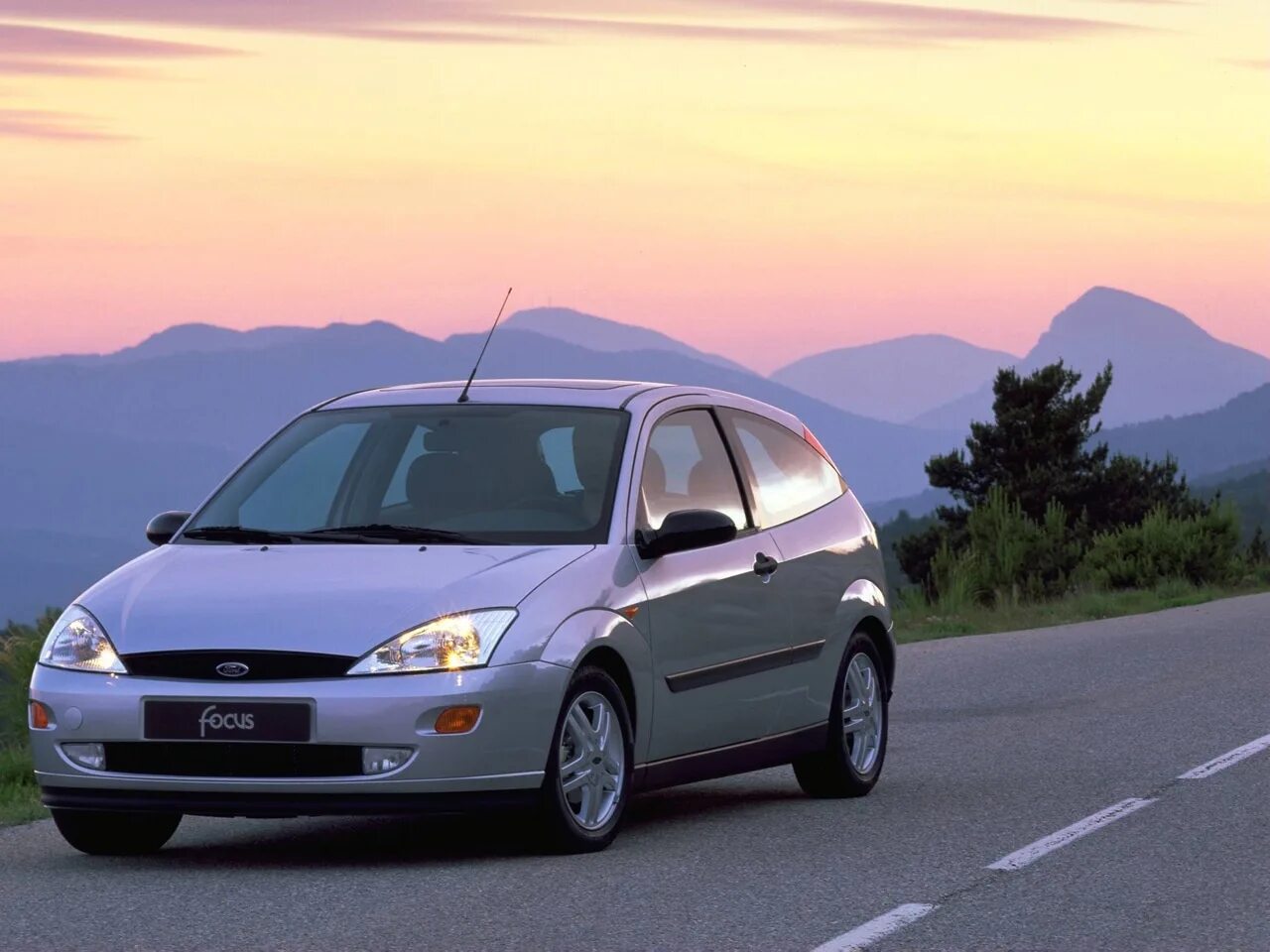 Купить форд фокус 1 дизель. Форд фокус 1 поколения. Ford Focus 1998. Ford Focus 1998-2004. Форд фокус 1998.