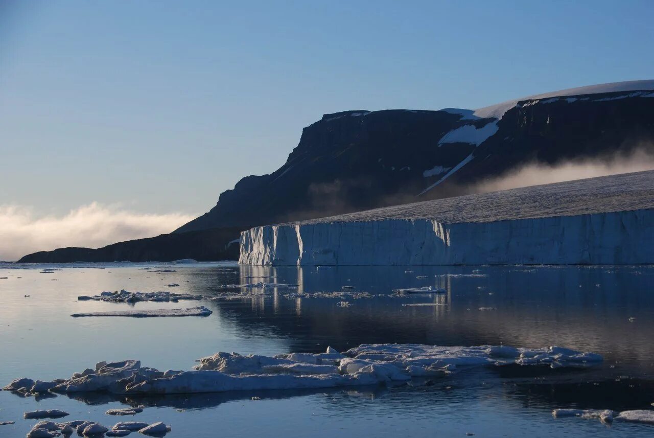 открыл остров северная земля