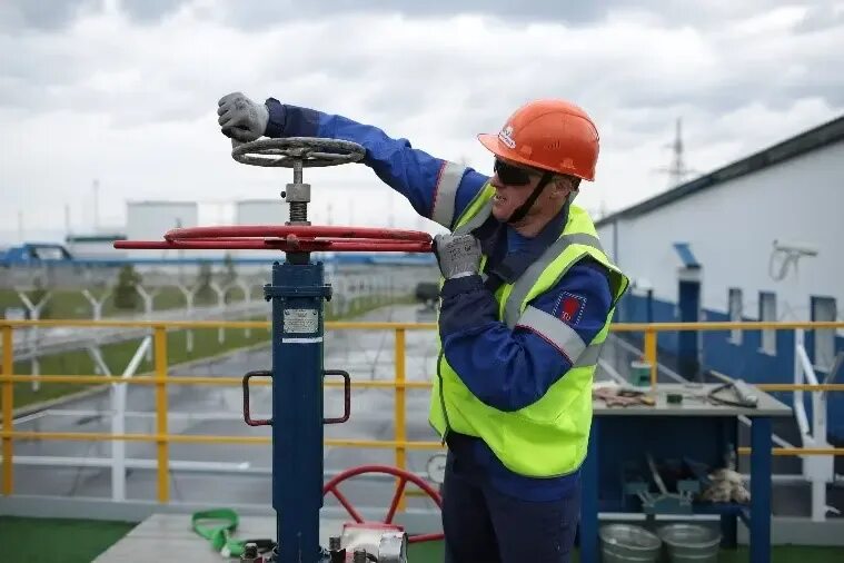 Оператор товарный транснефть. Трубопровод транснефть. транснефть сосногорск. нефтепродуктоперекачивающих станций.