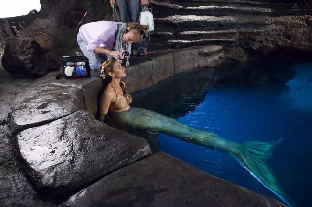 Тайна острова мако русалки. Ариэль клер. Русалочка the little mermaid, 2021. Сериал тайна острова мако сирена. Холли бейли русалочка.