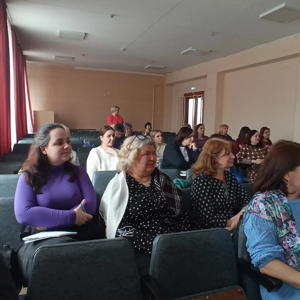 Гбпоу презентация. Челябинск. Техникум легкой промышленности (чттлп). Остановка колледж сфера челябинск. Колледж сфера копейск.