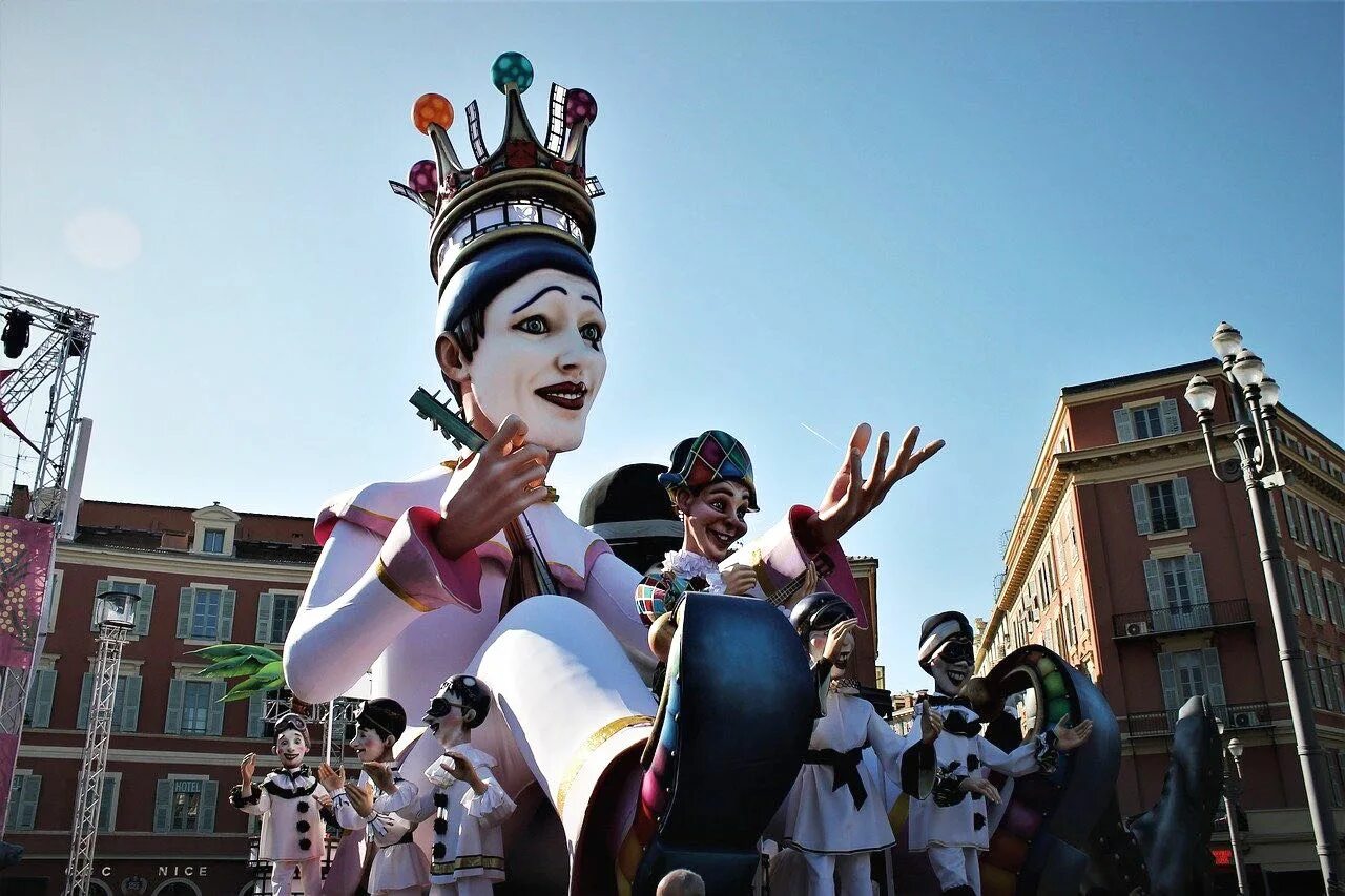 King nice. Адвентур тайм король. Ледяной король. Карнавал в ницце (carnaval de nice). King nice.