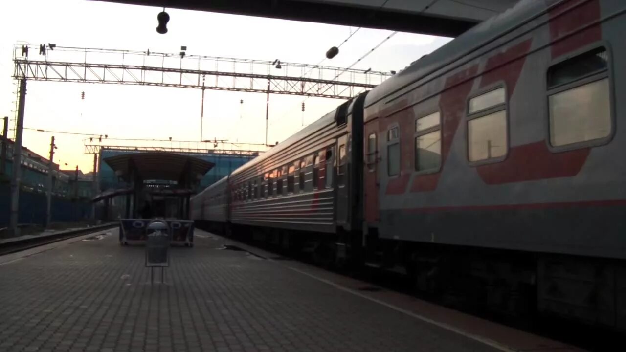 Ростов главный анапа поезд. Ростов главный анапа поезд. Поезд 17 анапа киев. Чс8 067. Поезд ульяновск анапа.