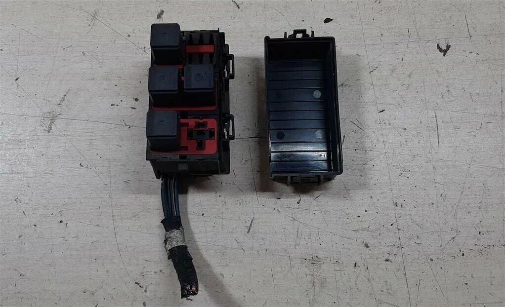 Блок комфорта додж калибр. Блок реле додж калибр номер. Блок реле вентилятора охлаждения dodge caliber. Блок реле додж калибр 2008. Реле вентилятора додж калибр.