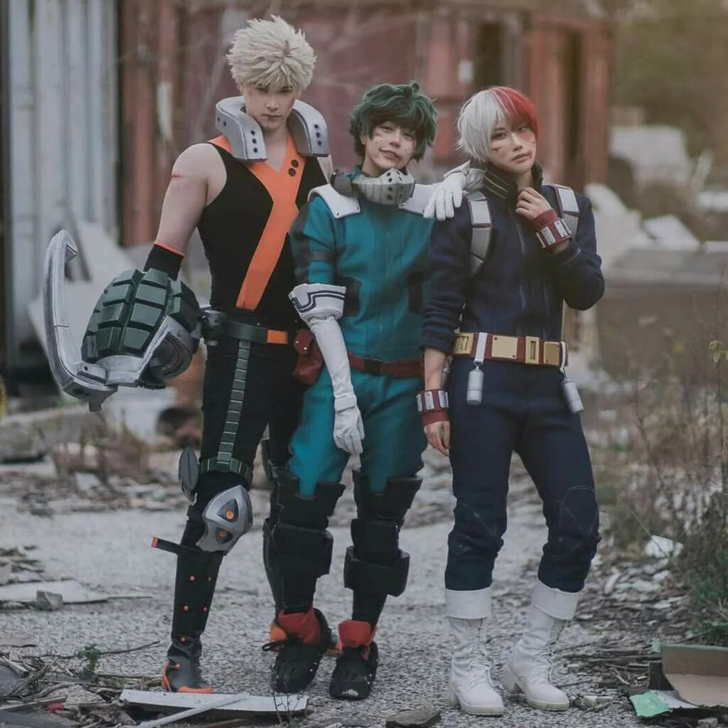 Моя геройская академия косплей. Момо яойорозу косплей. My hero academia рост персонажей. Мемы по мга. Рюкю моя геройская академия косплей.