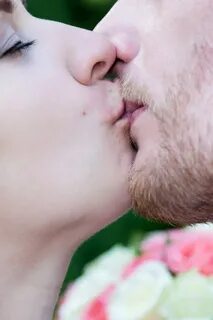 Kiss close