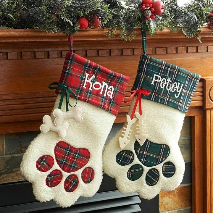 Stockings dog. Новогодние носочки. Собачьи чулки. Верушка красная шапочка. Новогодний чулок для подарков.