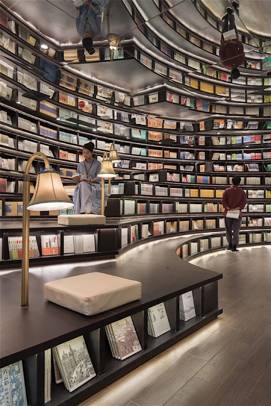 Самые популярные книжные магазины. Zhongshuge bookstore, Ханчжоу, Китай. Книжный магазин Zhongshuge-Hangzhou. Музей-библиотека в Иваки Япония. Красивая библиотека.