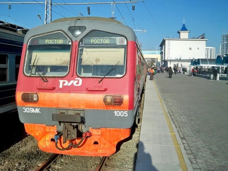 Пригородный поезд. Электричка батайск ростов на дону сегодня