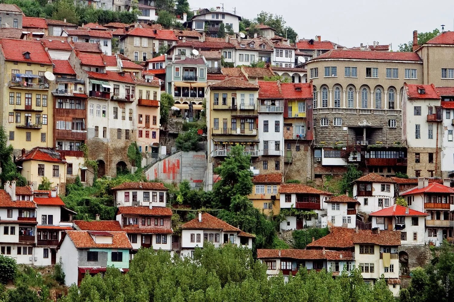 Город бяла в болгарии фото. Варна город в болгарии. Елените болгария фото. Пляж градина созополь. Город в болгарии 4.
