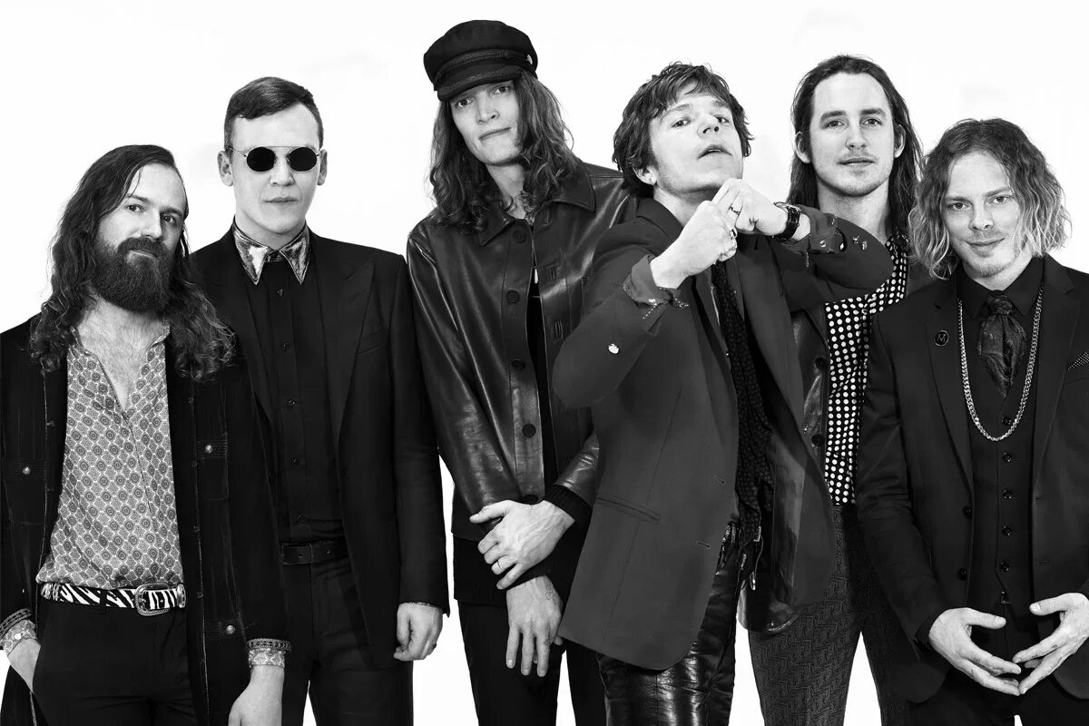 Cage the elephant come. Группа Cage the Elephant. Cage the Elephant обложка. Cage the Elephant солист. Cage the Elephant Cage the Elephant.