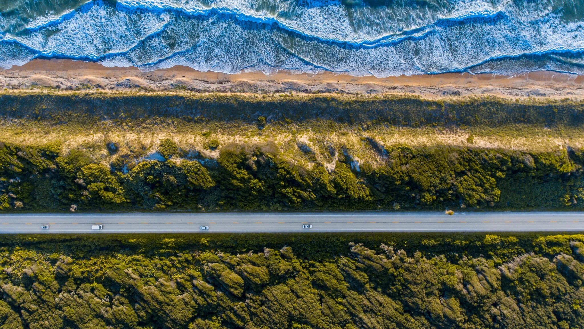 Road views. Дорога сверху. Дороги вид сверху. Дорога с высоты птичьего полета. Земля - вид сверху.