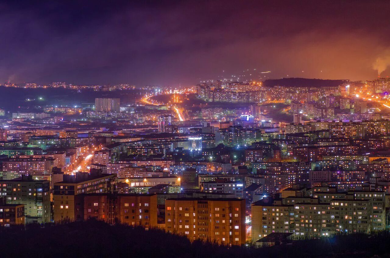 Мурманск есть ночь. Мурманск с высоты птичьего полета. Мурманск виды города. Мурманская область с высоты птичьего полета. Ночной Мурманск.