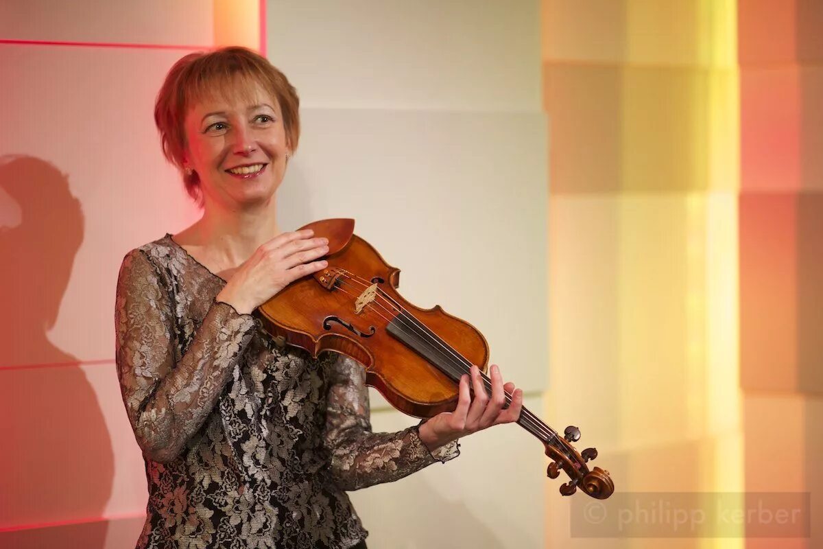 Elena Denisova Violin. Дом скрипка. Солирующая скрипка