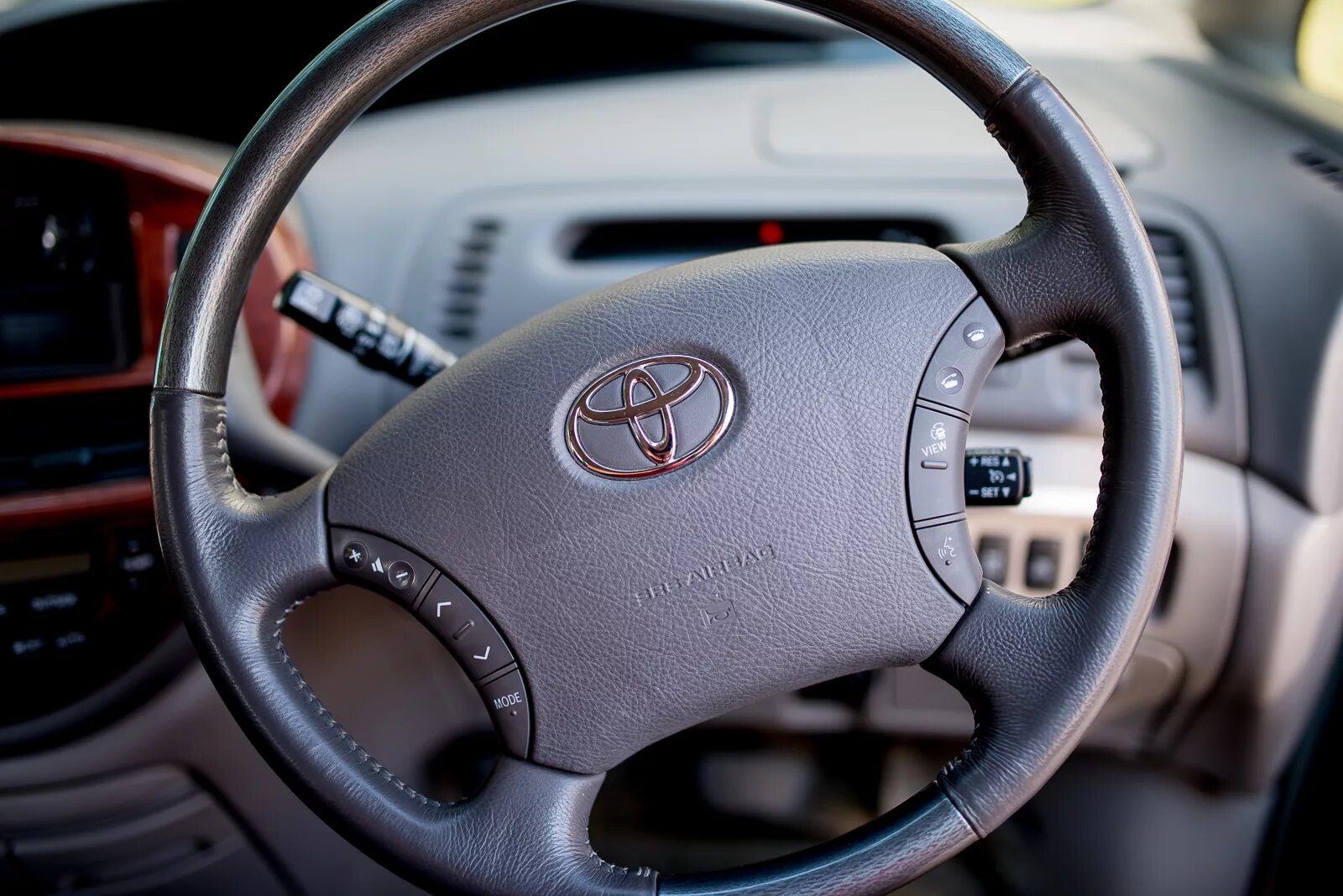 Руль альфарда. Руль эстима 2005 год. мультируль toyota estima. руль альфард. руль тойота альфард.