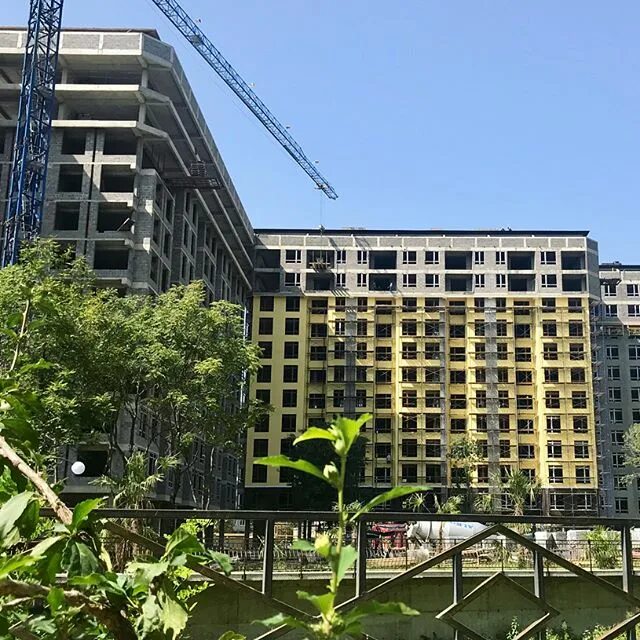 Жк кватро армавирская ул. Жк кватро пожар. Презентация кватро сочи. Жк кватро армавирская ул. Жк квадро дагомыс.