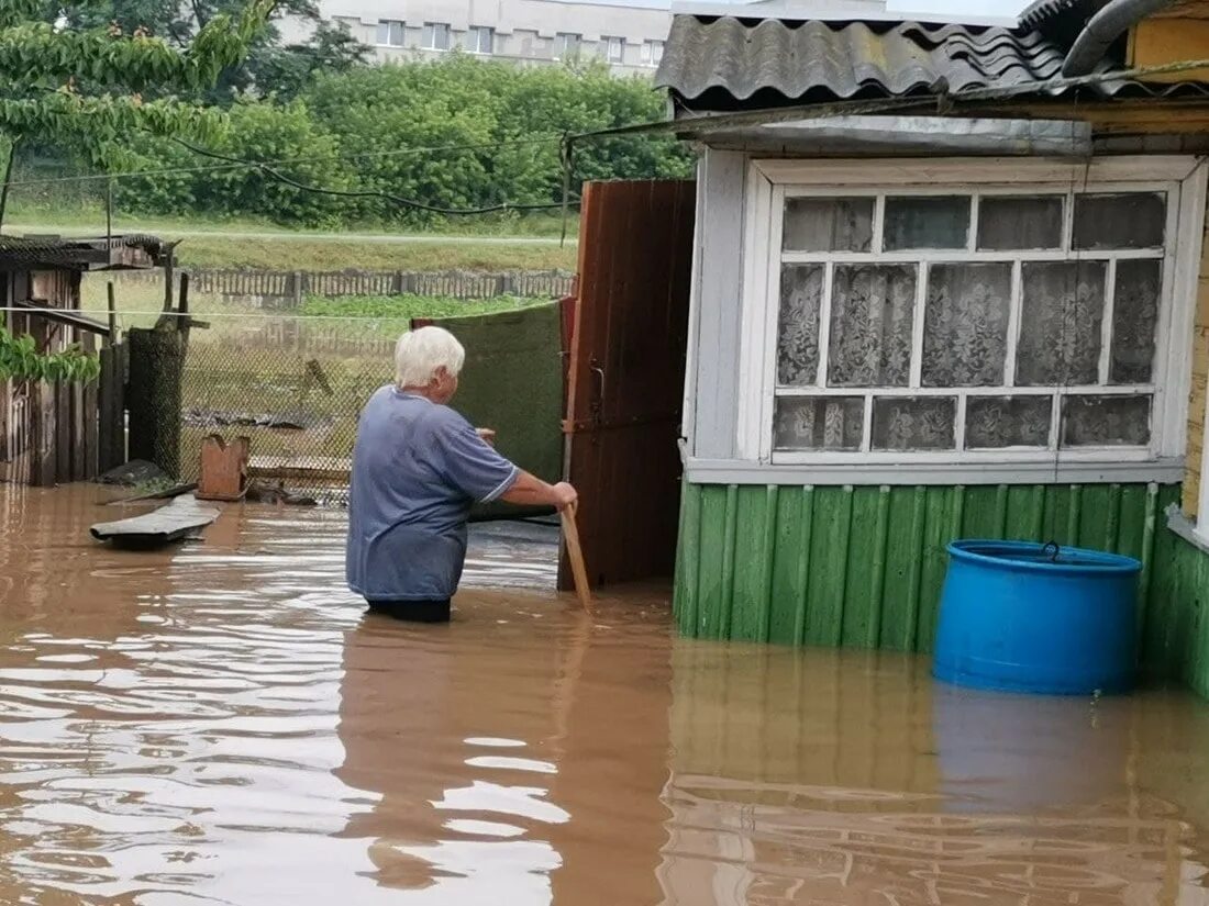 Затопило Гродно. Потоп дома. Сильный ливень. Кладки в наводнение.