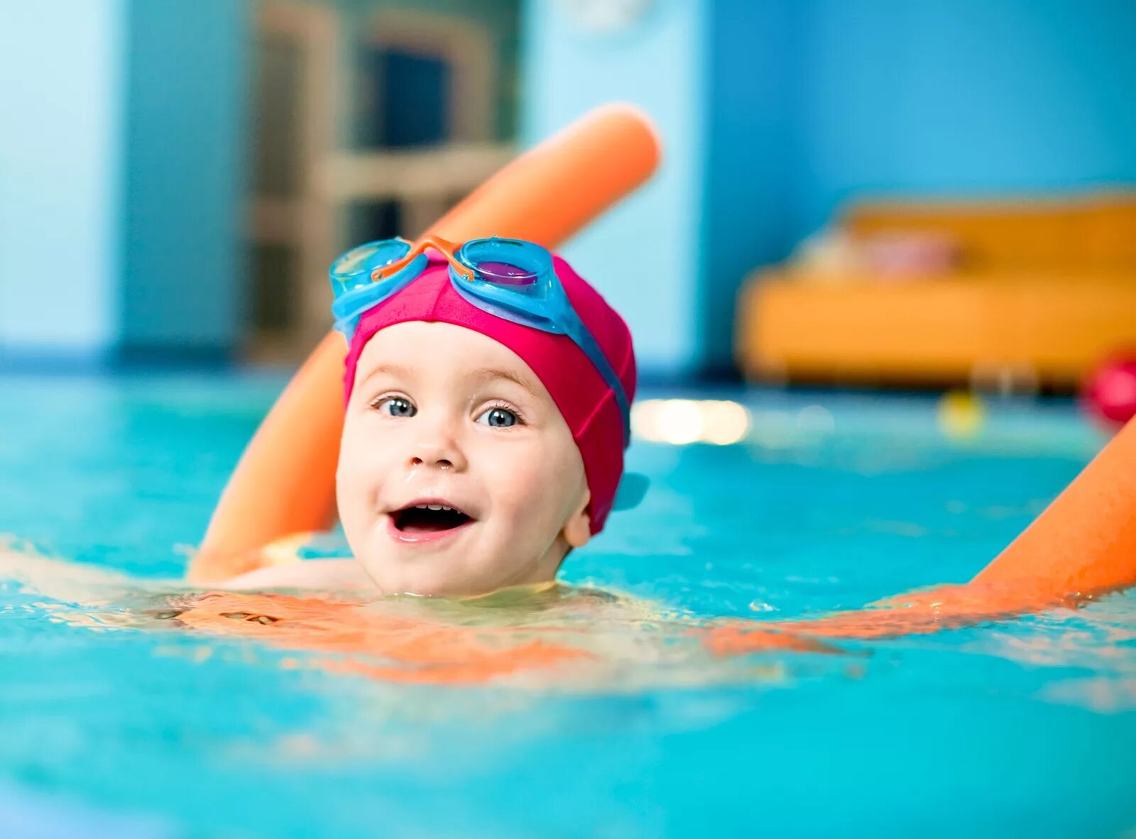 The children are swimming. Дети в бассейне. Детское плавание. Занятия в бассейне для детей. Плавание дети.