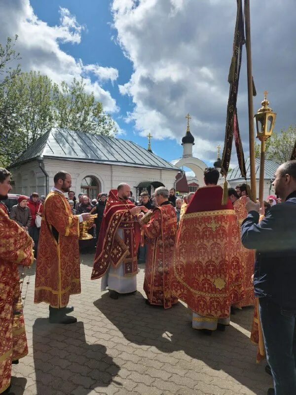 Дедовск истринский церкви. Дедовск истринский церкви. Дедовск георгия победоносца. Георгиевский храм в дедовске. Георгиевский храм дедовск.