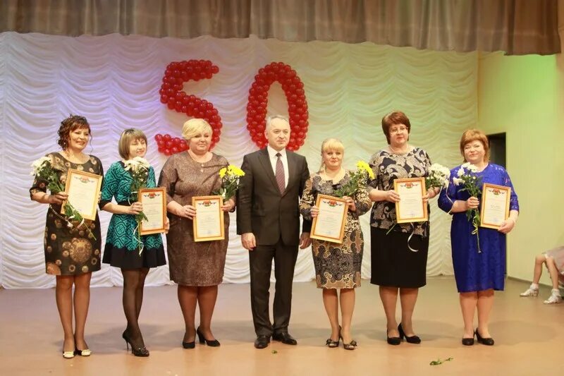 Школа 3 азнакаево учителя. Учителей 8 3. Юбилей школы 17. Учителей 8 3. Учителей 8 3.