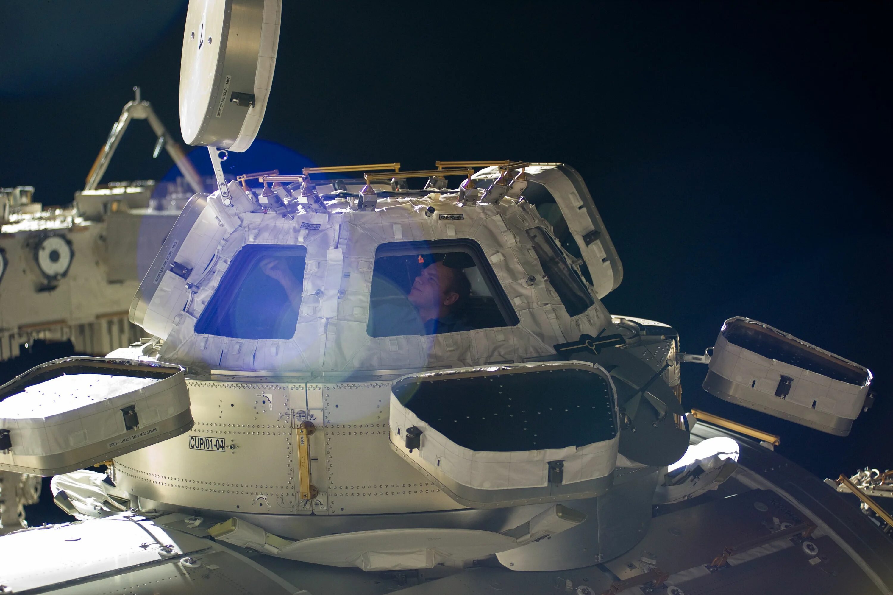 Модуль МКС «купол» (Cupola). Модель космической станции. Окно шаттла. Космический шаттл окно. Дигги космическая станция наса