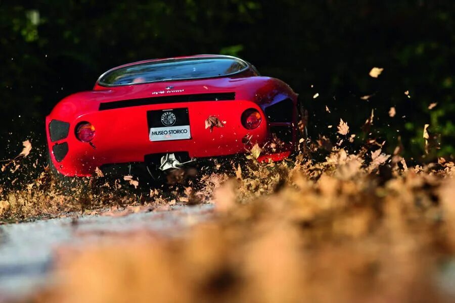 Альфа страдали. Alfa romeo 1967. альфа ромео 33 страдале. alfa romeo 33 stradale салон. alfa romeo stradale restomod.