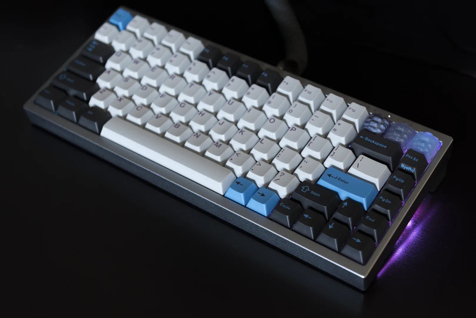 Keyboard string. Цщдаекфсс mechanical keyboard. механическая клавиатура скелетон. kira mechanical keyboard. mechanical keyboard коробка.