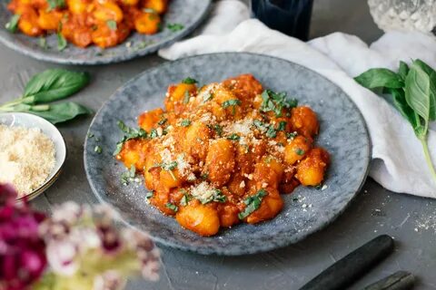 Vegan Sauces, Vegan Recipes, Vegan Food, Gnocchi Pasta, How To Cook Gnocchi, Vegan Parmes...