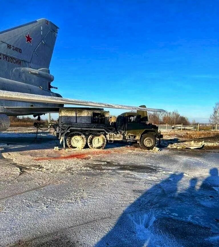 Энгельс взрывы на аэродроме сегодня. Ту-22 Дягилево. Аэродром Дягилево Рязань. Авиабаза Дягилево Рязань. Атакован Рязанский аэродром Дягилево.