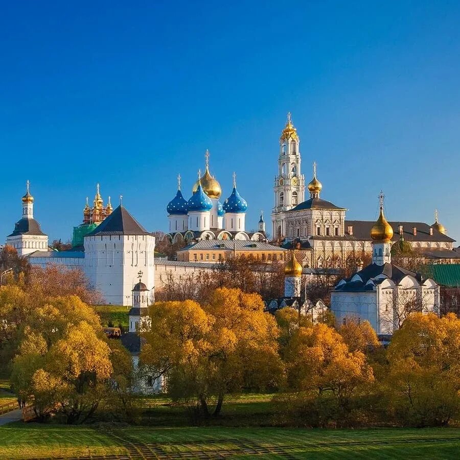 Троице-сергиева лавра сергиев посад. Достромичательности переславль залесский. Сергиев посад достопримечательности троице сергиева лавра. Горы золотого кольца. Переславль-залесский золотое кольцо.