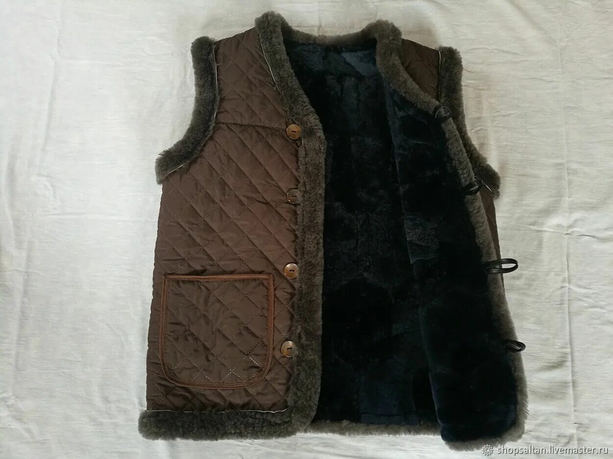 Жилет мужской цигейка. Безрукавка из овчины мужская. Безрукавка из овчины мужская. Безрукавка из овчины мужская. Жилет magma овечий.