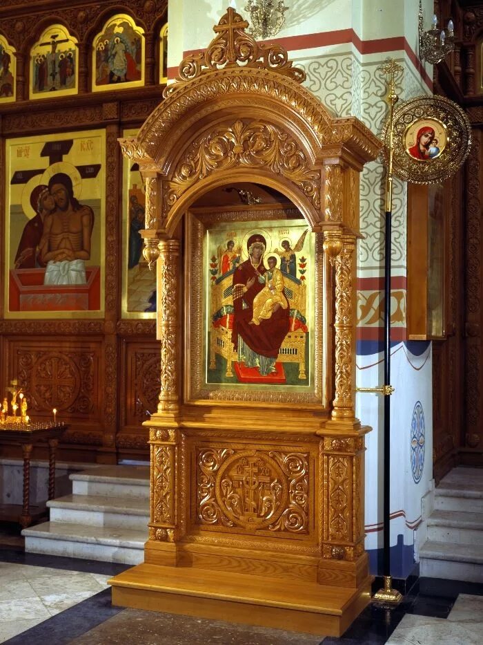 Киот для иконы сотбис. Киот житие иисуса христа бутинский дворец. Вашков киот. Софрино запрестольный киот настенный. Никольский собор в спб киоты.