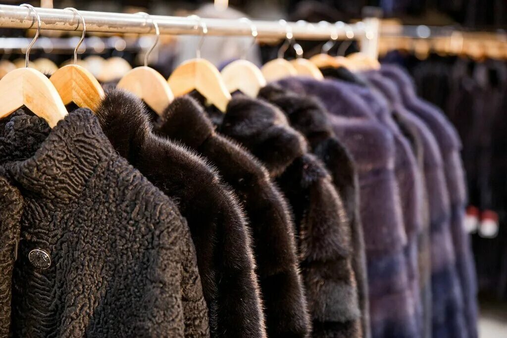 химчистка искусственной шубы. покраска меха норки. химчистка шубы из голубой норки. биочистка шубы. химчистка шубы.