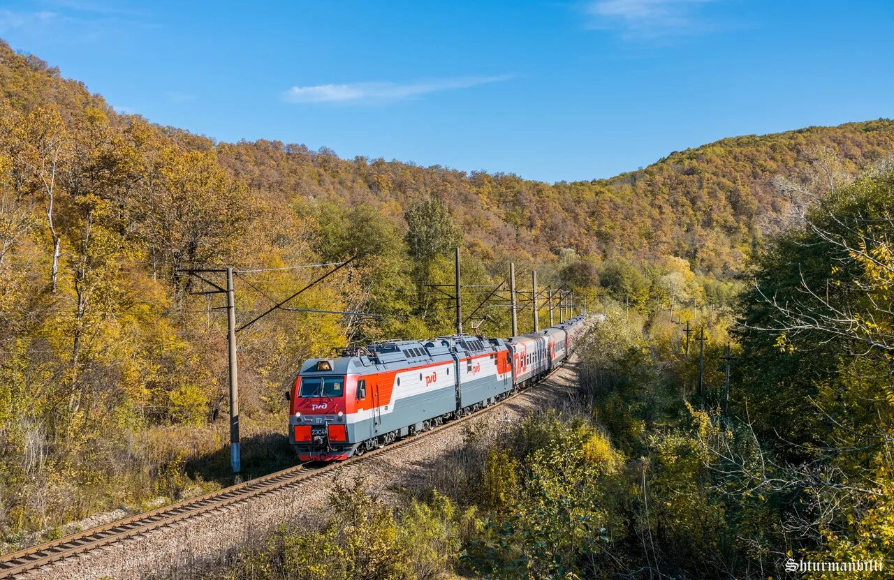 Эп20 туапсе. Туапсе поезда вл10. Вл8 депо туапсе. Туапсе пассажирские поезда. Электровоз вл10 туапсе.