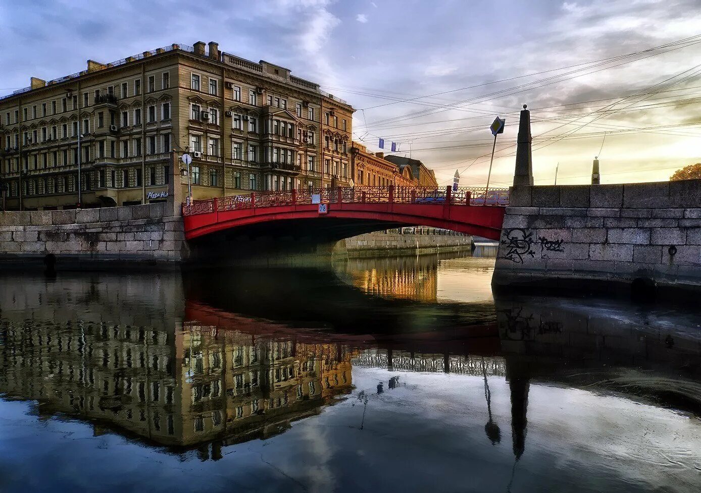 Красный мост в санкт-петербурге. Торговый дом эсдерс и схейфальс в спб. Красный мост в санкт-петербурге. Красный мост в санкт-петербурге. Итальянский мост в санкт-петербурге.