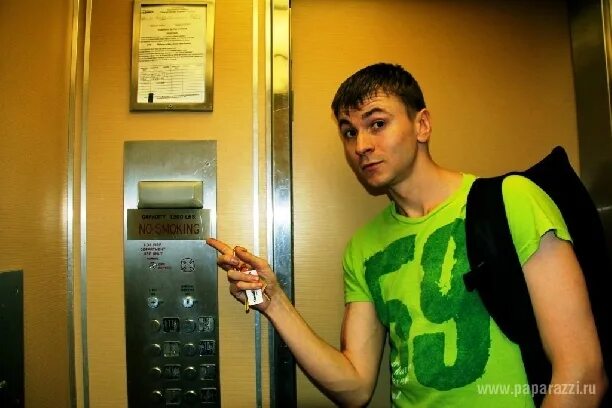 Диспетчер лифта. Диспетчер лифтовой службы. Диспетчер лифта в лифту.