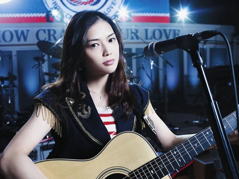 Юи певица японская. Yui певица. Yui yoshioka аниме. Ado японская певица. Yui певица 2019.