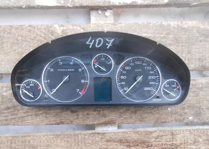 Панель пежо 407. Приборная панель пежо 407 купе. Пежо 407 2006 панель. Щиток приборов пежо 407. Mb 0407 панель приборов.