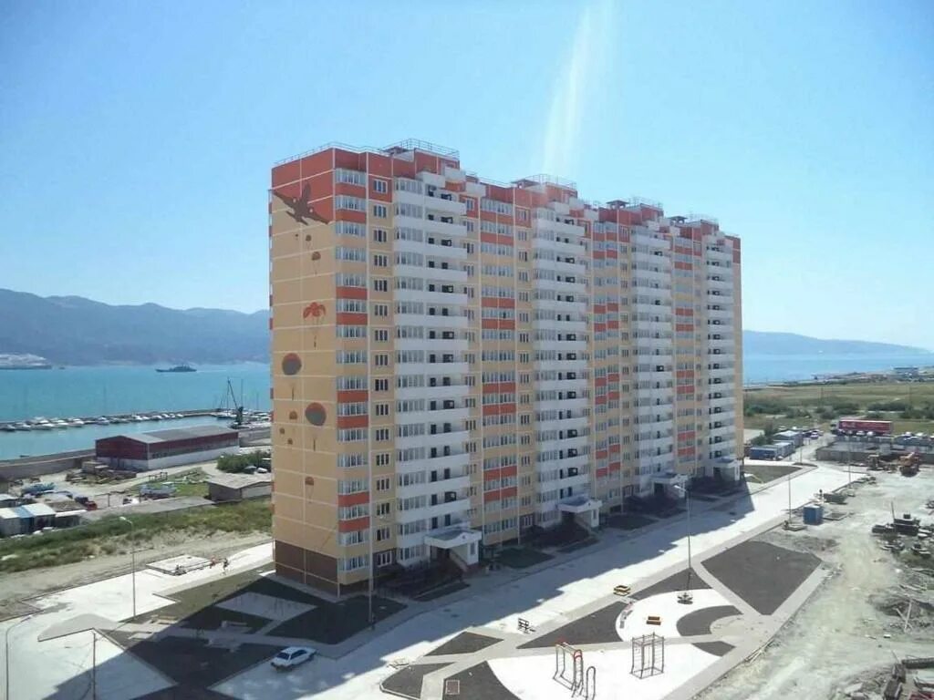 Новороссийск квартиры у моря. Суворовская улица, 77, новороссийск, краснодарский край. новороссийск ул суворовская 77. жк суворовский новороссийск. улица суворовская новороссийск.