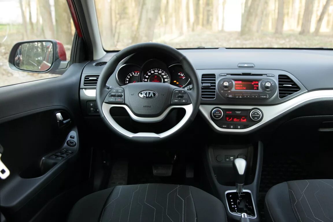 Kia Picanto 2012 салон. Kia Picanto 2013 салон. Киа Пиканто автомат салон. Киа Пиканто 2012 автомат.